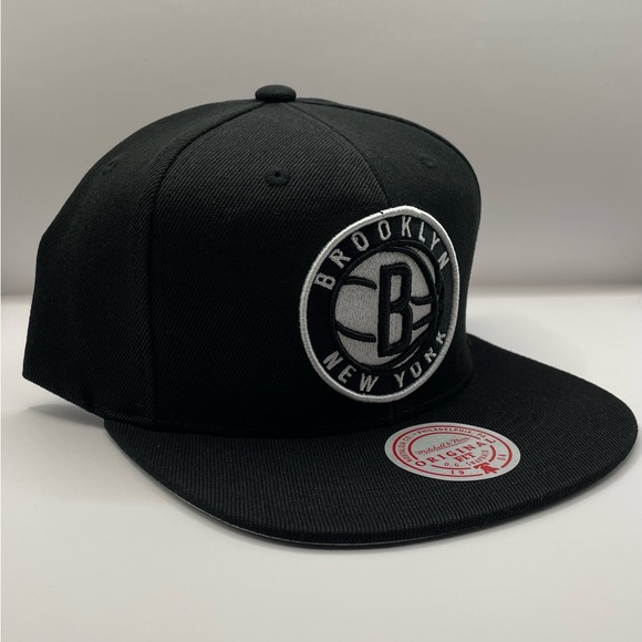 Mitchell Ness Brooklyn Nets Snapback Hat Black White NBA Basketball BRAND NEW - Picture 1 of 6